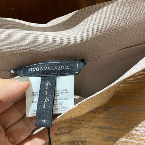 Brand New BCBG Rose Gold Mini Bandage Skirt. Size Medium - Picture 3 of 4